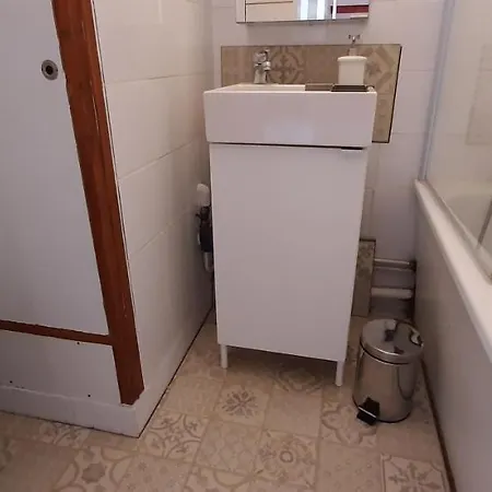 Les Capitelles - Studio Les Pieds Dans L'eau Avec Vue Mer Et Acces Piscine Apartment